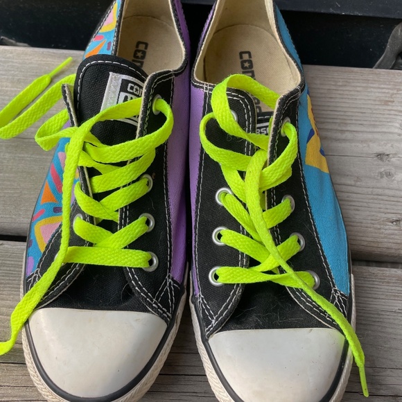 Converse All Stars Shoes Sz 7 MTV Custom Design Low Rise - Picture 6 of 8